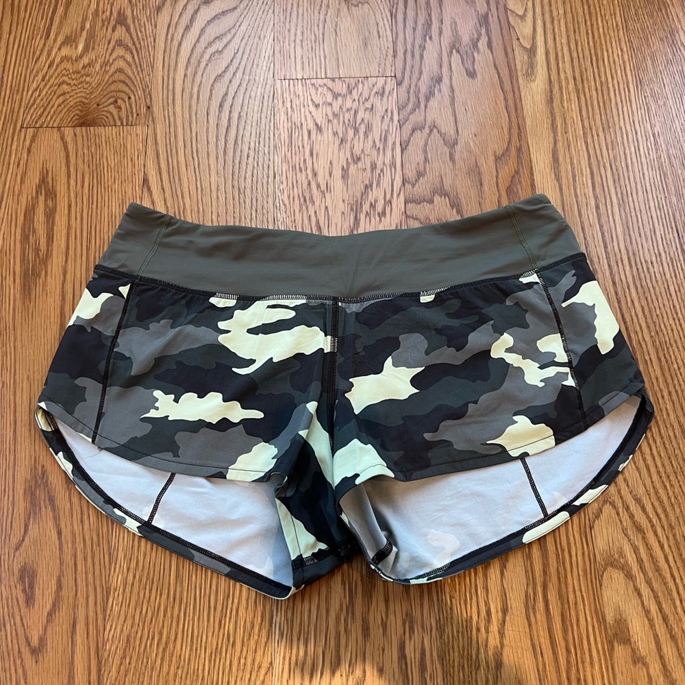 Lululemon Speed Up shorts 2.5” Size 8-Camo Crispin Green Med Olive